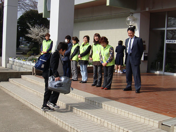 小中学校朝の声掛け運動